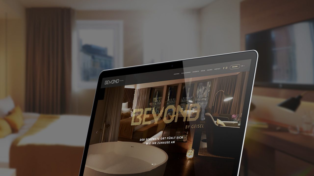 coma2 e-branding - BEYOND Hotel Website - 1